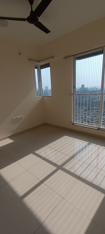 Room in 1 BHK Apartment at Godrej Nest Kandivali, Kandivali East – for Rent