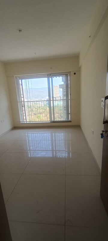 Room in 1 BHK Apartment at Godrej Nest Kandivali, Kandivali East – for Rent