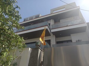 Staircase in 6+ BHK Independent House at Sector 21d – for Sale