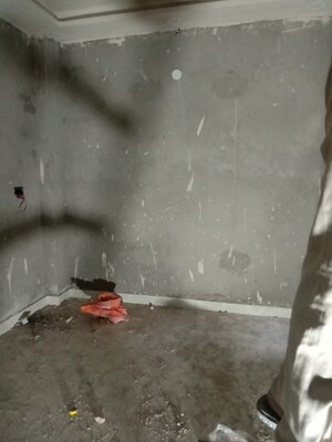 Room in 2.5 BHK Independent House at Dwarka Mor – for Sale