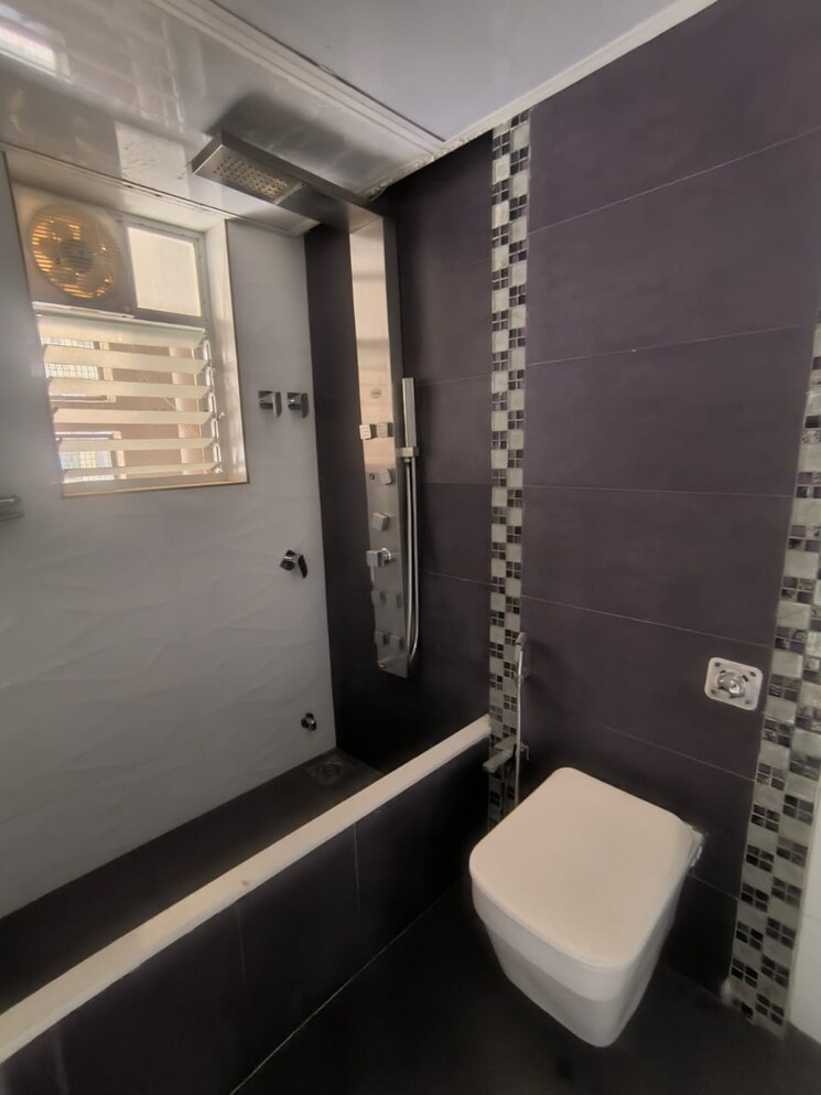 Bathroom, k-raheja-palm-court 1 Bedroom 595 Sq.Ft. Apartment In Malad West Mumbai 8415645