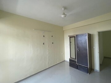 Room in 2 BHK Apartment at Pyramid Heights, Sector 85 – for Sale