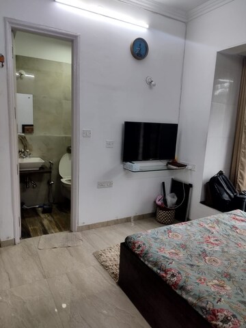Bedroom in 1 BHK Apartment at Sindhi Society – for Rent