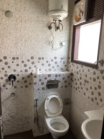 Bathroom in 3 BHK Builder Floor at RWA Residential Society Sector 46, Sector 46 – for Rent