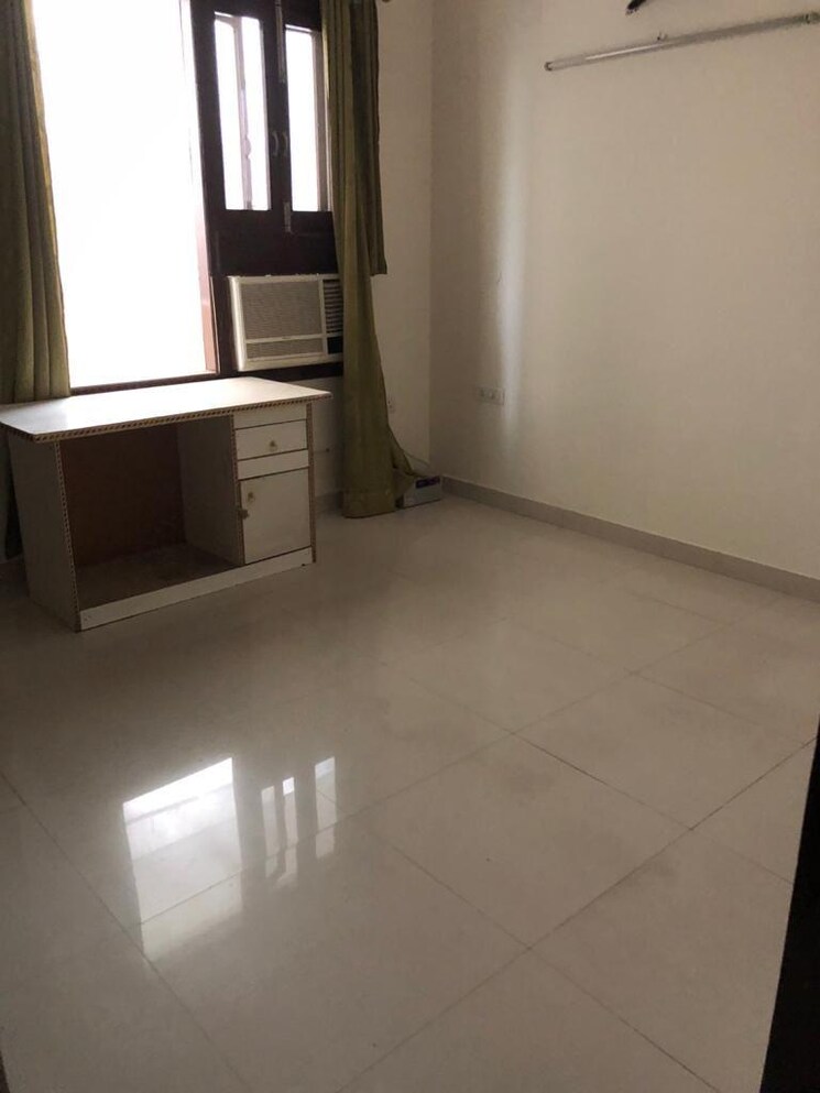 Bedroom, rwa-residential-society-sector-46 3 Bedroom 1300 Sq.Ft. Builder Floor In Sector 46 Gurgaon 8415711