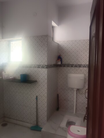 Bathroom in 2 BHK Apartment at RWA Pocket R Dilshad Garden, Dilshad Garden – for Rent