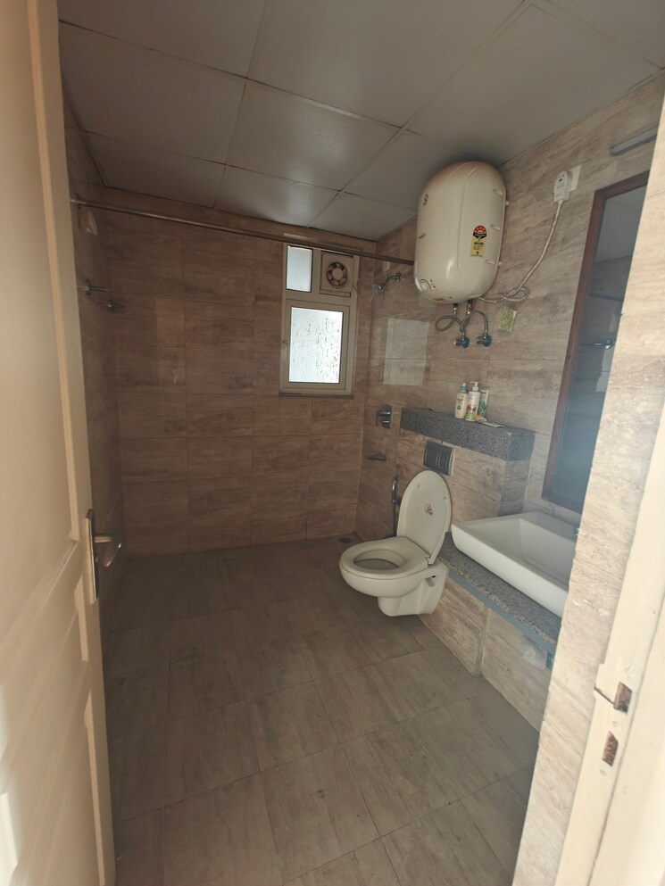 Bathroom, experion-the-heart-song 3 Bedroom 2003 Sq.Ft. Apartment In Sector 108 Gurgaon 8415768