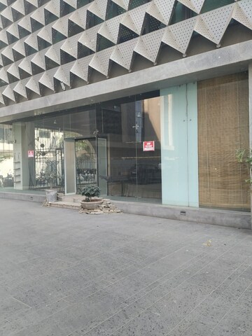 Parking in  Showroom at Sindhubhavan – for Rent