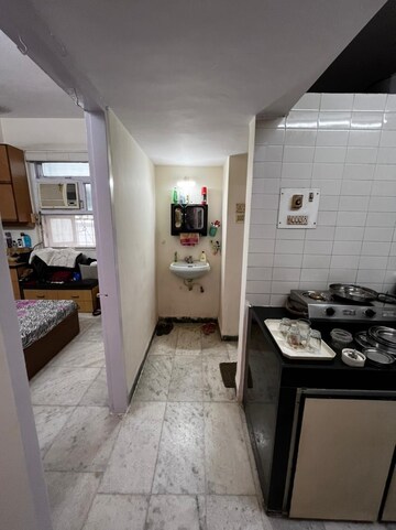 Parking in 1 BHK Apartment at Ajit Mansion, Vile Parle East – for Rent