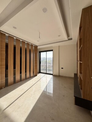 Room in 4 BHK Builder Floor at TDI The Retreat, Sector 89 – for Sale