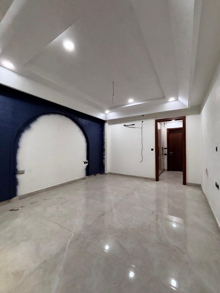 Room, tdi-the-retreat 4 Bedroom 500 Sq.Yd. Builder Floor In Sector 89 Faridabad 8415846