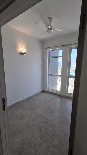 Room in 3 BHK Apartment at Ireo The Corridors, Sector 67a – for Rent