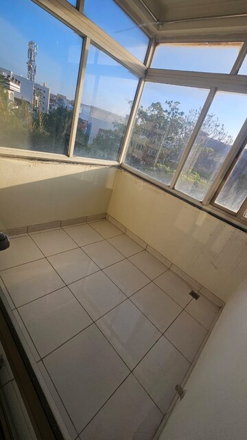 Balcony in 3 BHK Apartment at Mantri Sarovar, Hsr Layout – for Rent