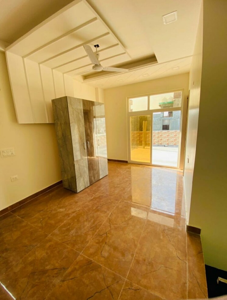 Room, sector 1 greater noida 3 Bedroom 1950 Sq.Ft. Builder Floor In Sector 1 Greater Noida Greater Noida 8415973