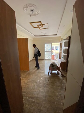 Parking in 2 BHK Apartment at Amrapali Centurian Park, Amrapali Dream Valley – for Rent