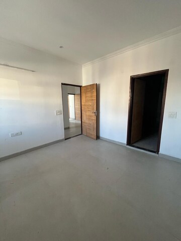 Room in 3 BHK Builder Floor at Orchid Island, Sector 51 – for Rent