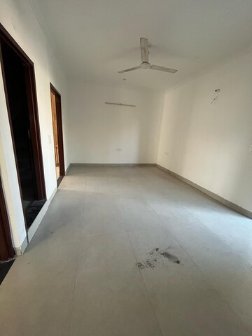 Room in 3 BHK Builder Floor at Orchid Island, Sector 51 – for Rent