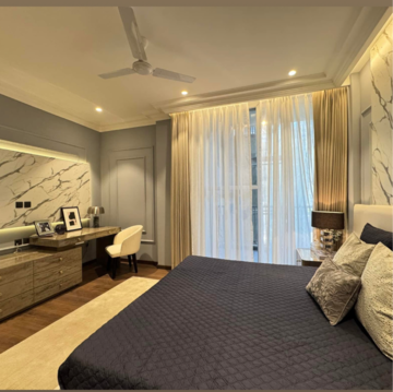 Bedroom in 4 BHK Builder Floor at Unitech South City 1, South City 1 – for Sale