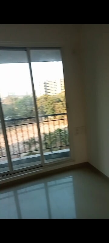 Room in 2 BHK Apartment at Hiraco Eminence, Mira Road – for Rent