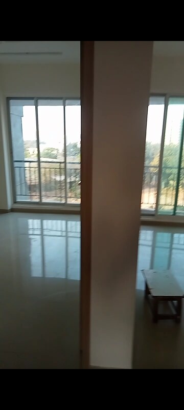 Room in 2 BHK Apartment at Hiraco Eminence, Mira Road – for Rent