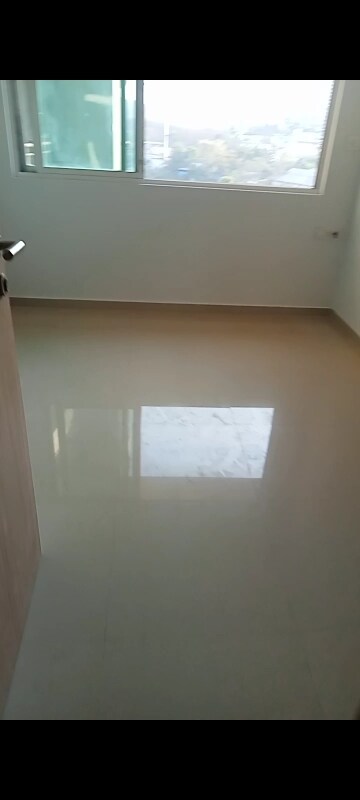Room in 2 BHK Apartment at Hiraco Eminence, Mira Road – for Rent