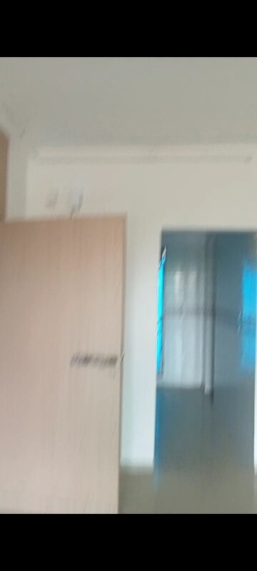 Room in 2 BHK Apartment at Hiraco Eminence, Mira Road – for Rent
