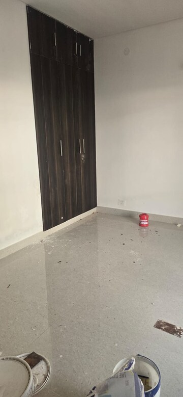 Room in 3 BHK Apartment at BPTP Park 81, Sector 81 – for Rent