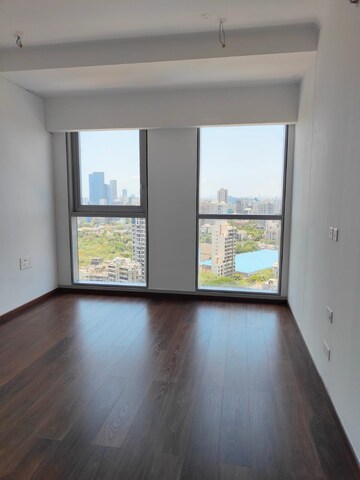 Room in 4 BHK Apartment at Bombay Realty Island City Center, Dadar East – for Rent