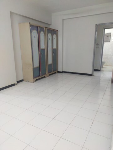 Room in 2 BHK Apartment at Anand Nagar – for Rent