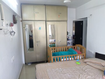 2 BHK Apartment For Rent in Riddhi Garden, Malad East