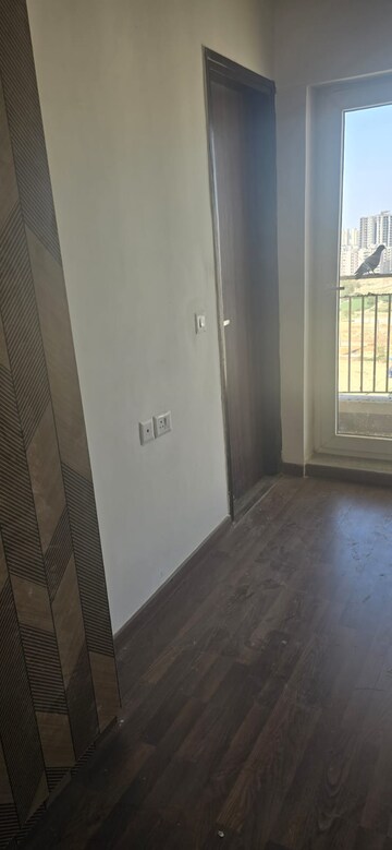Bathroom in 3 BHK Apartment at BPTP Discovery Park, Sector 80 – for Rent