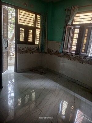 Room in 2.5 BHK Builder Floor at Mansa Ram Park – for Sale