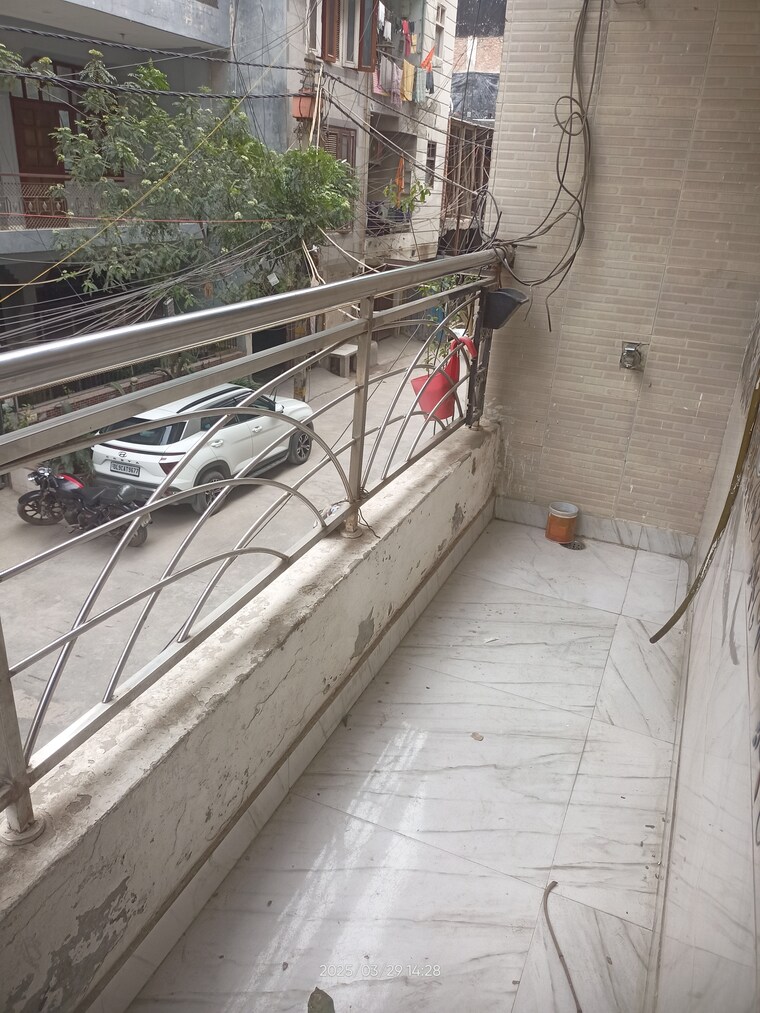 Balcony, mansa ram park 2.5 Bedroom 675 Sq.Ft. Builder Floor In Mansa Ram Park Delhi 8416127