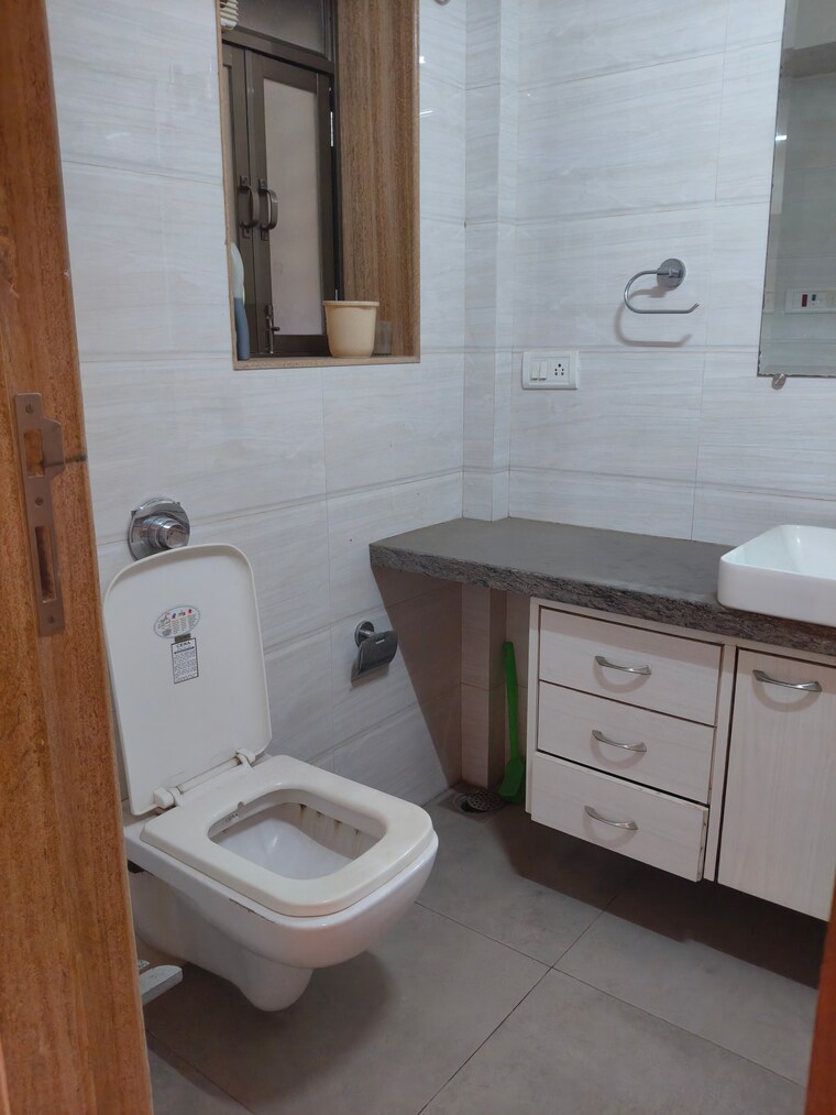 Bathroom, panchmukhi-apartment 3 Bedroom 1470 Sq.Ft. Apartment In Andheri West Mumbai 8416123