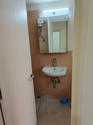 Bathroom in 3.5 BHK Apartment at Emaar Emerald Floors Premier, Sector 65 – for Rent