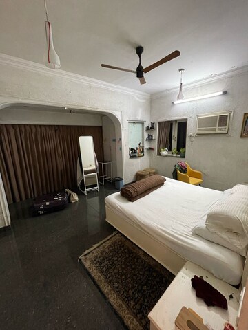 Bedroom in 2 BHK Apartment at Khar West – for Rent