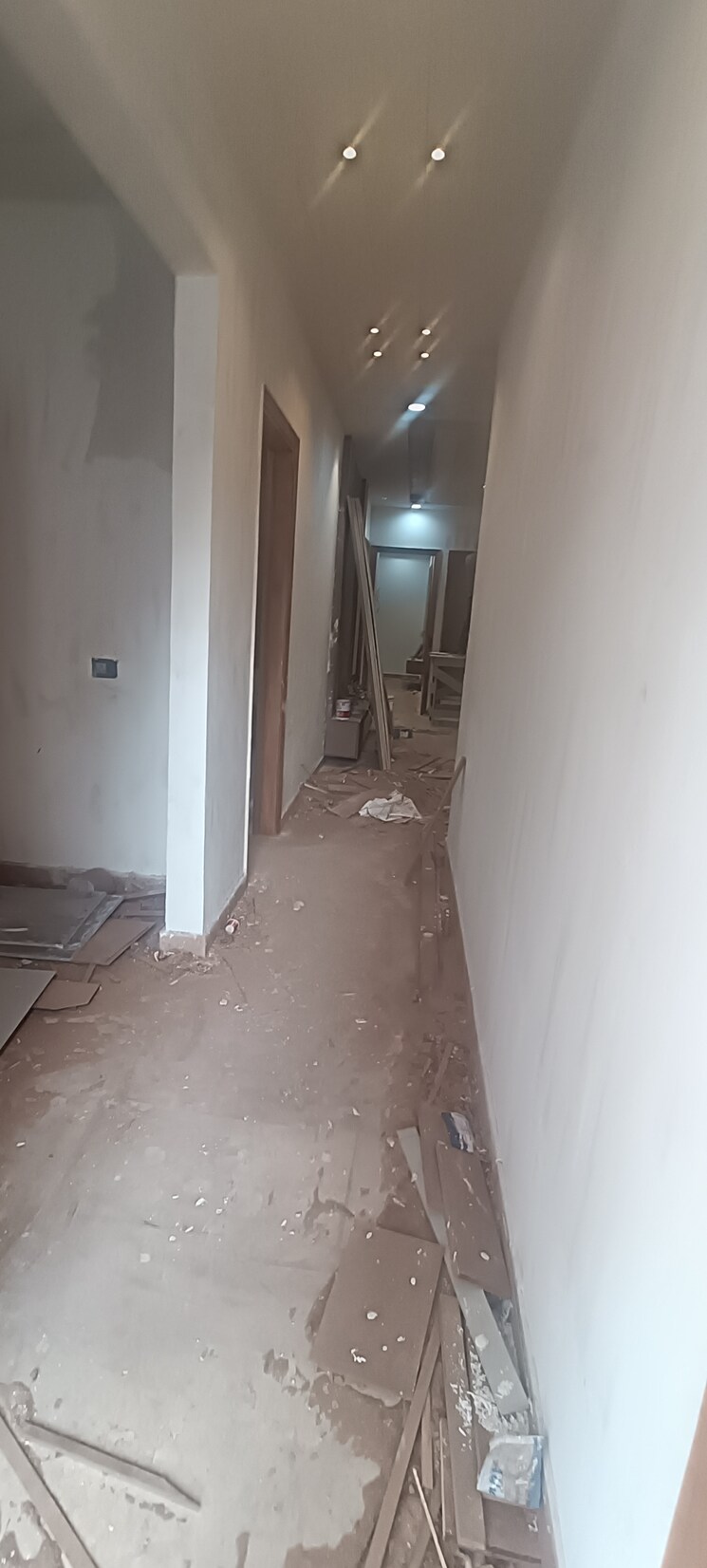 Room, rohini sector 7 5 Bedroom 120 Sq.Mt. Builder Floor In Rohini Sector 7 Delhi 8416345