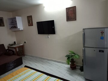 Bedroom in 1 RK Apartment at Defence Colony – for Rent