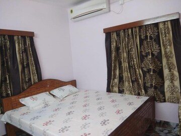 Bedroom in 2 BHK Builder Floor at DLF Vibhuti Khand, Gomti Nagar – for Rent