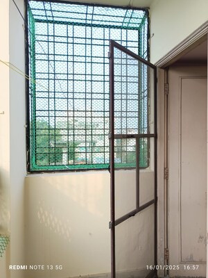 Room in 2 BHK Apartment at Tarnaka – for Sale