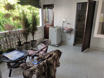 Balcony in 1 BHK Apartment at Defence Colony – for Rent
