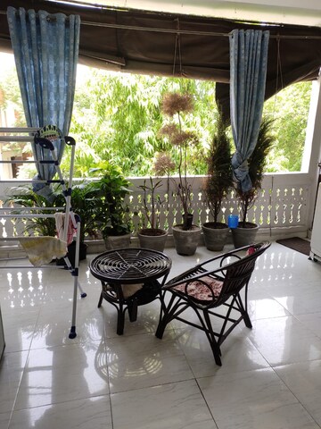 Balcony in 1 BHK Apartment at Defence Colony – for Rent