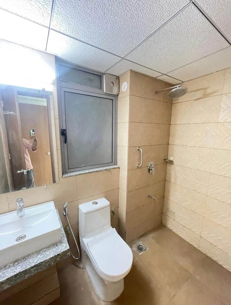 Bathroom, kalpataru-immensa 2 Bedroom 800 Sq.Ft. Apartment In Kolshet Road Thane 8416516