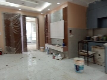 Parking in 3 BHK Builder Floor at Mahavir Enclave 1 – for Sale