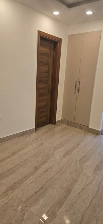 Room in 3 BHK Builder Floor at Sector 89 – for Rent