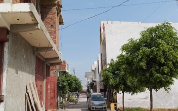 Plot For Sale in Sector 70