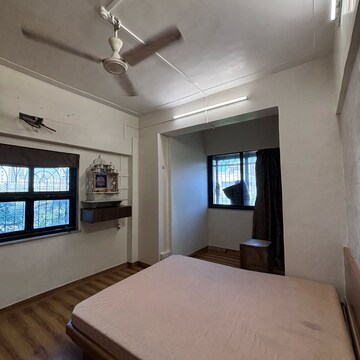 Room in 2 BHK Apartment at Versova – for Rent