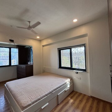 2 BHK Apartment For Rent in Versova