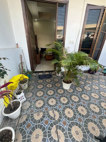 Parking in 3 BHK Independent House at East Canal Road – for Rent