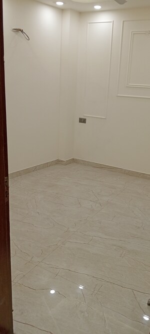 Room in 3 BHK Builder Floor at Govindpuri – for Sale